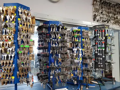 Awaryjne otwieranie zamków, drzwi, sejfów, ślusarz Częstochowa